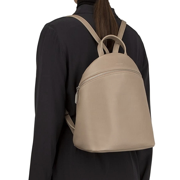 Matt & Nat Handbags - LIKE NEW Matt & Nat Vegan Leather Aries Backpack
